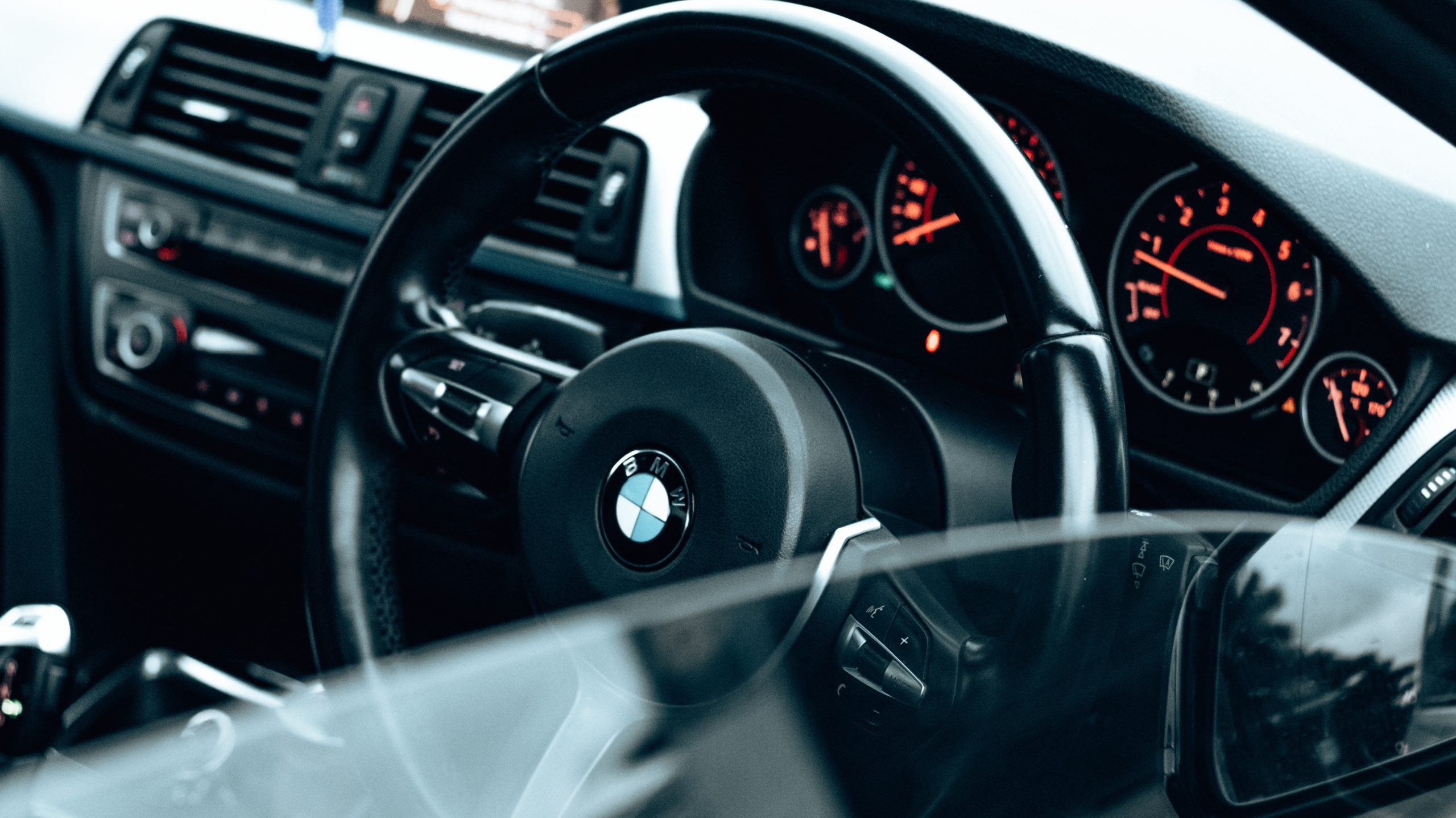 7 Razones para revisar la electrónica de tu coche hoy
